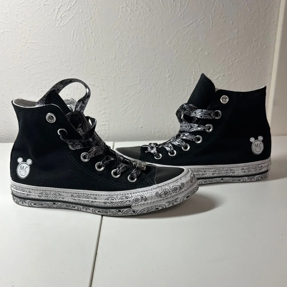 Converse Black and White High-Tops - Picture 9 of 9